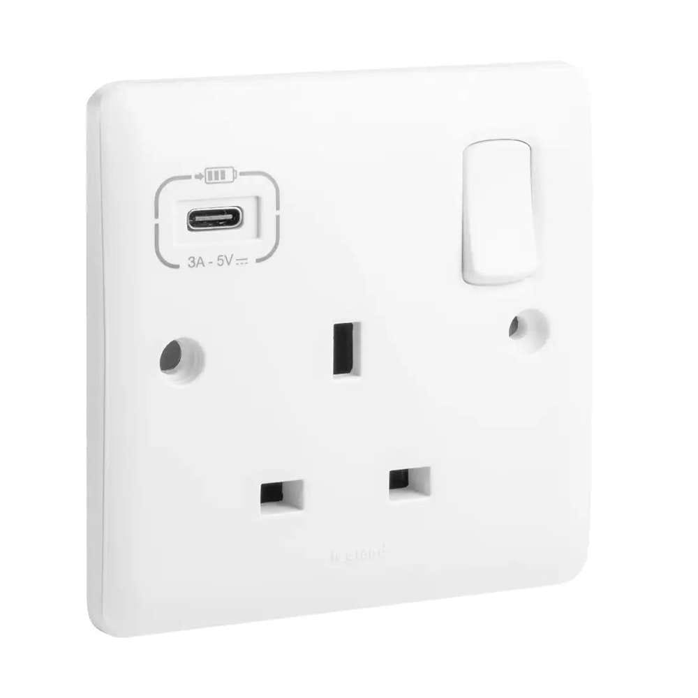 Legrand Synergy 1 Gang, 13 A Single Pole Switched Socket & USB-C, Charge and Power in One, Suitable for Home - White