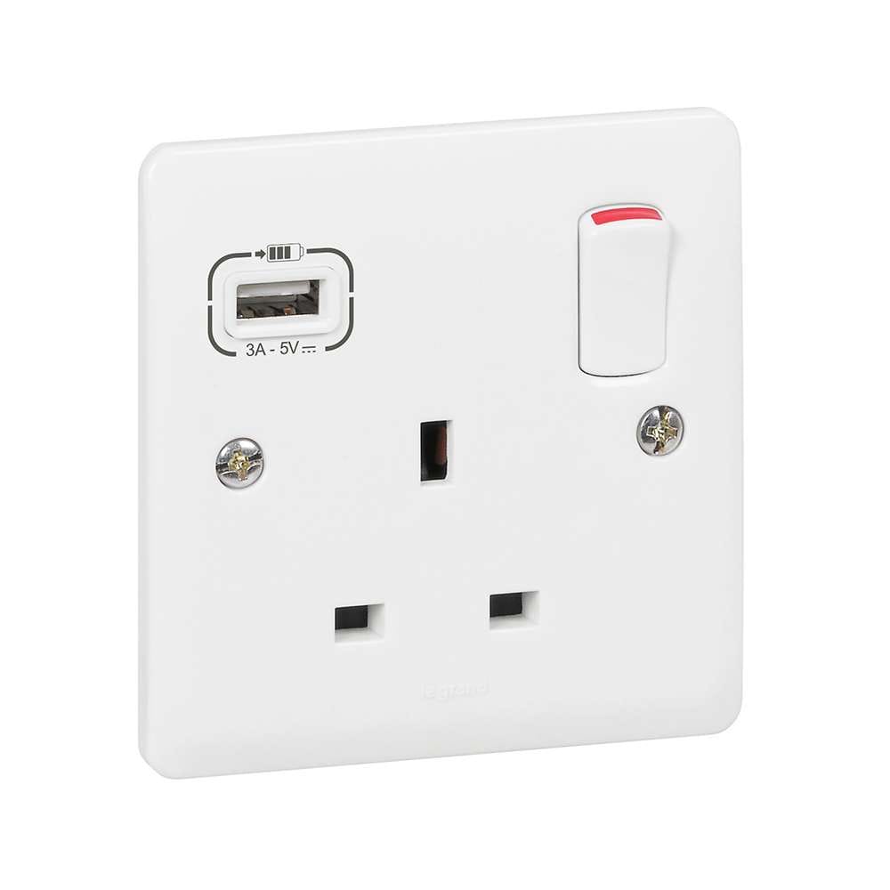 Legrand Synergy 1 Gang, 13 A Single Pole Switched Socket & USB-A, Charge and Power in One, Suitable for Home - White