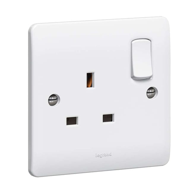 Legrand Synergy 13A Single Switched Socket, Suitable for Home & Office - White